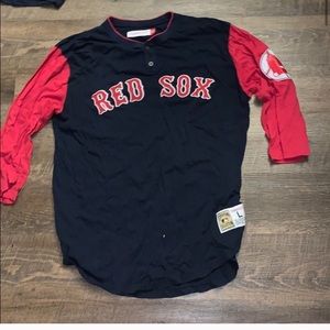 Mitchel and ness Red Sox t shirt